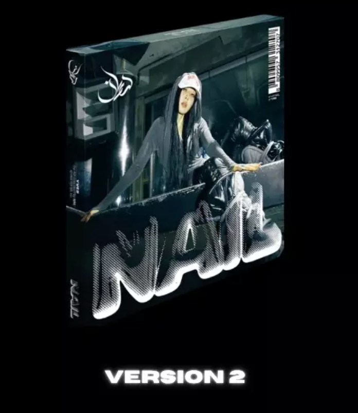 Yves - 4th EP [NAIL] Deluxe Ver.
