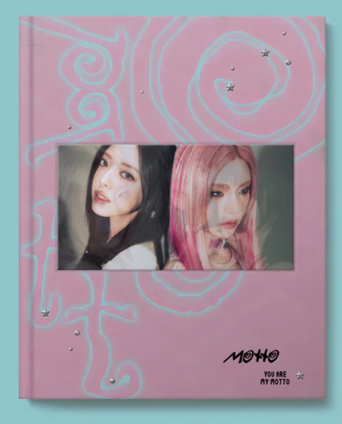ITZY - [Motto] PHOTOBOOK Ver.